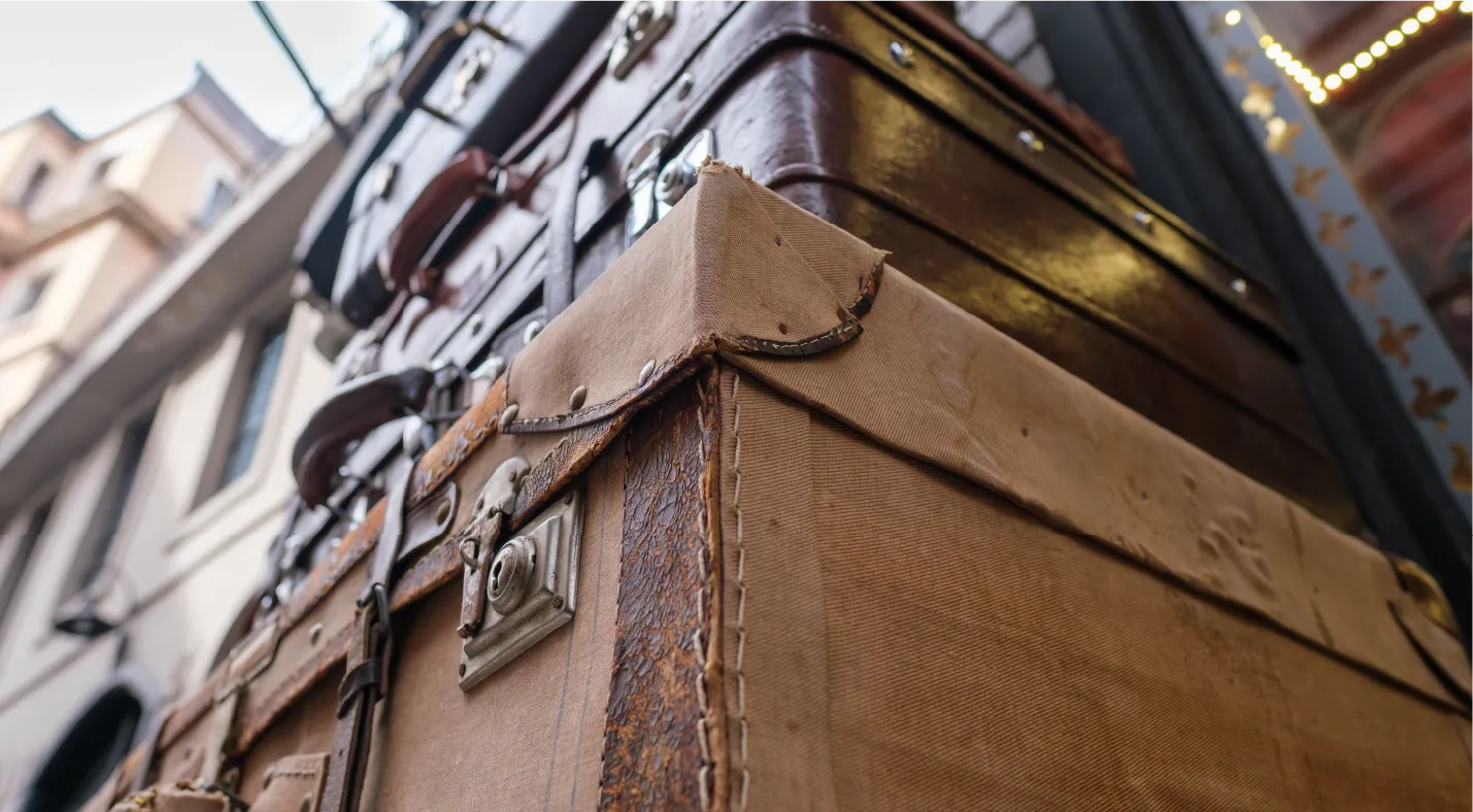 Packaging and postal courier service